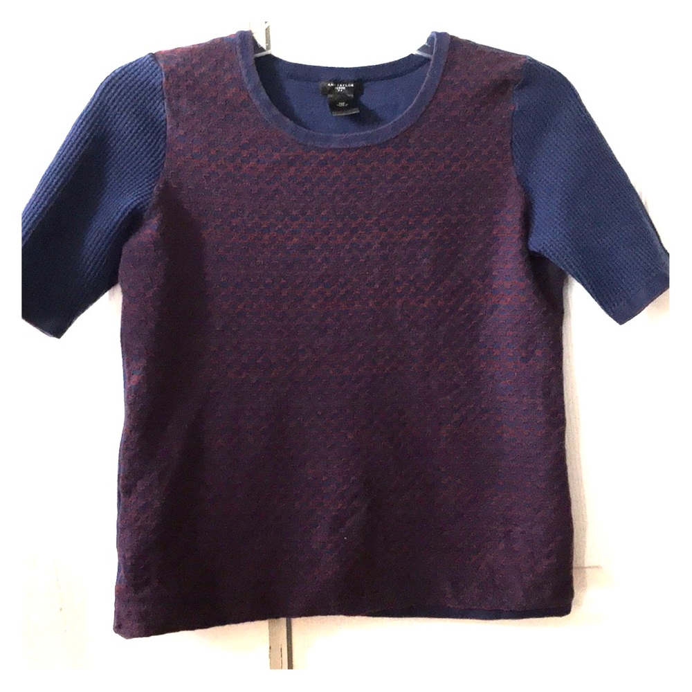 ⭐️3/$20 MP Ann Taylor shirt sleeve sweater